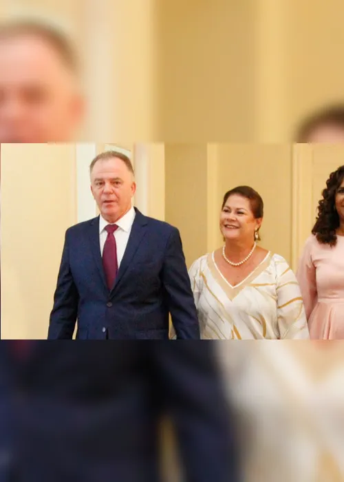 Imagem ilustrativa da imagem Primeira-dama recebe alta após 4 dias em hospital