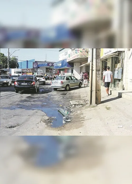 Imagem ilustrativa da imagem Rede de esgoto vazando em rodovia
