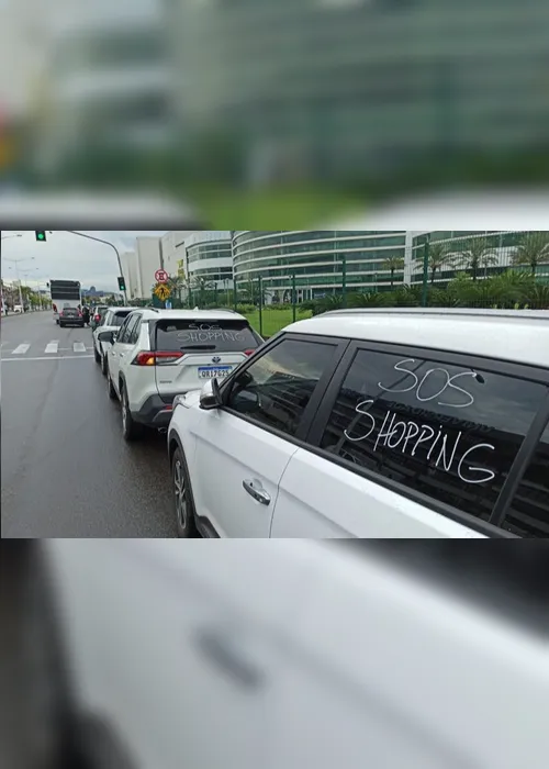 
          Imagem ilustrativa da imagem FOTOS | Lojistas fazem carreata pela reabertura dos shoppings
          