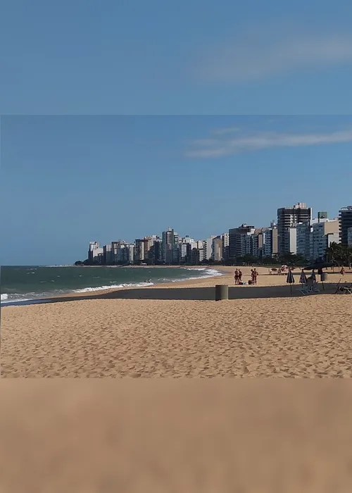 Imagem ilustrativa da imagem VÍDEO | Domingo com praias mais vazias e alerta dos bombeiros