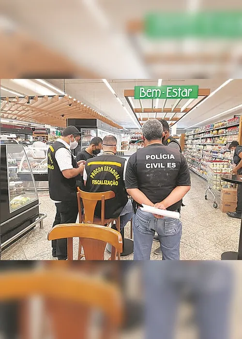 Imagem ilustrativa da imagem VÍDEO | Cliente flagra carne com peso errado em supermercado