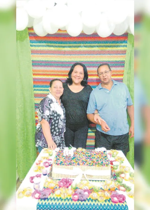 Imagem ilustrativa da imagem “Ela foi ao supermercado e depois passou a tossir”, diz pai de professora que morreu