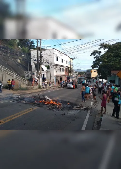 Imagem ilustrativa da imagem "Bandidos chegam atirando sem se importar com quem está na rua", diz tia de adolescente baleada em Vitória
