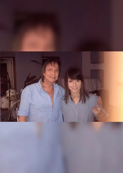 Imagem ilustrativa da imagem Cantora capixaba Tamara Angel nega namoro com Roberto Carlos