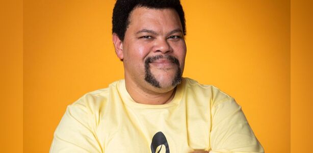 Babu Santana se muda para mansão no Rio com dois andares e piscina ...