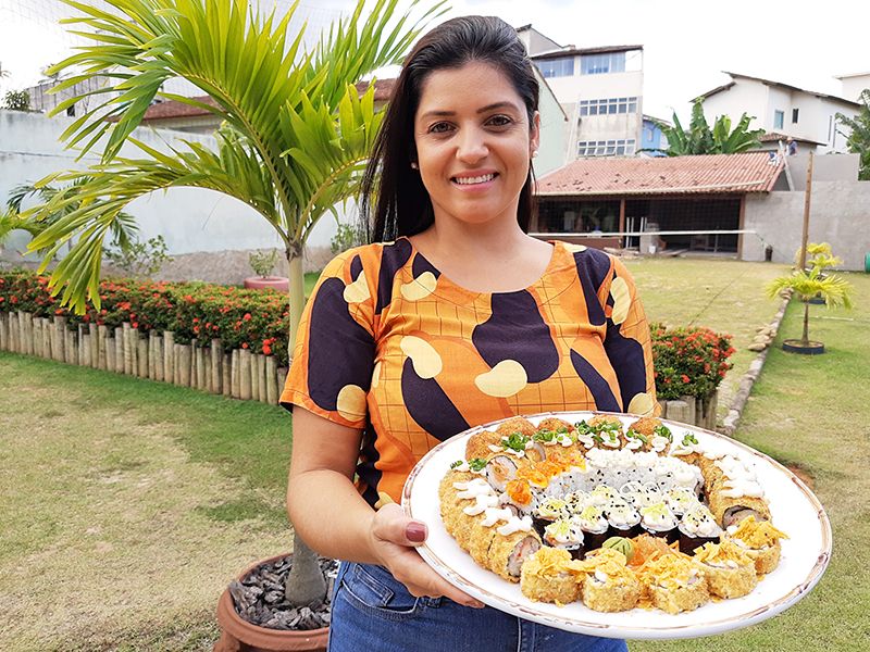 A sushiwoman Michelle Pires, do Paiol Sushi Bar, em Iriri (Foto: Roberta Bourguignon)