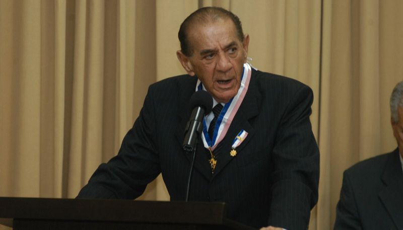 Em 2004, Amim Abiguenem foi agraciado com a comenda da Ordem Estadual do Mérito Jerônimo Monteiro, no Palácio Anchieta (Foto: Fábio Nunes / Arquivo AT)