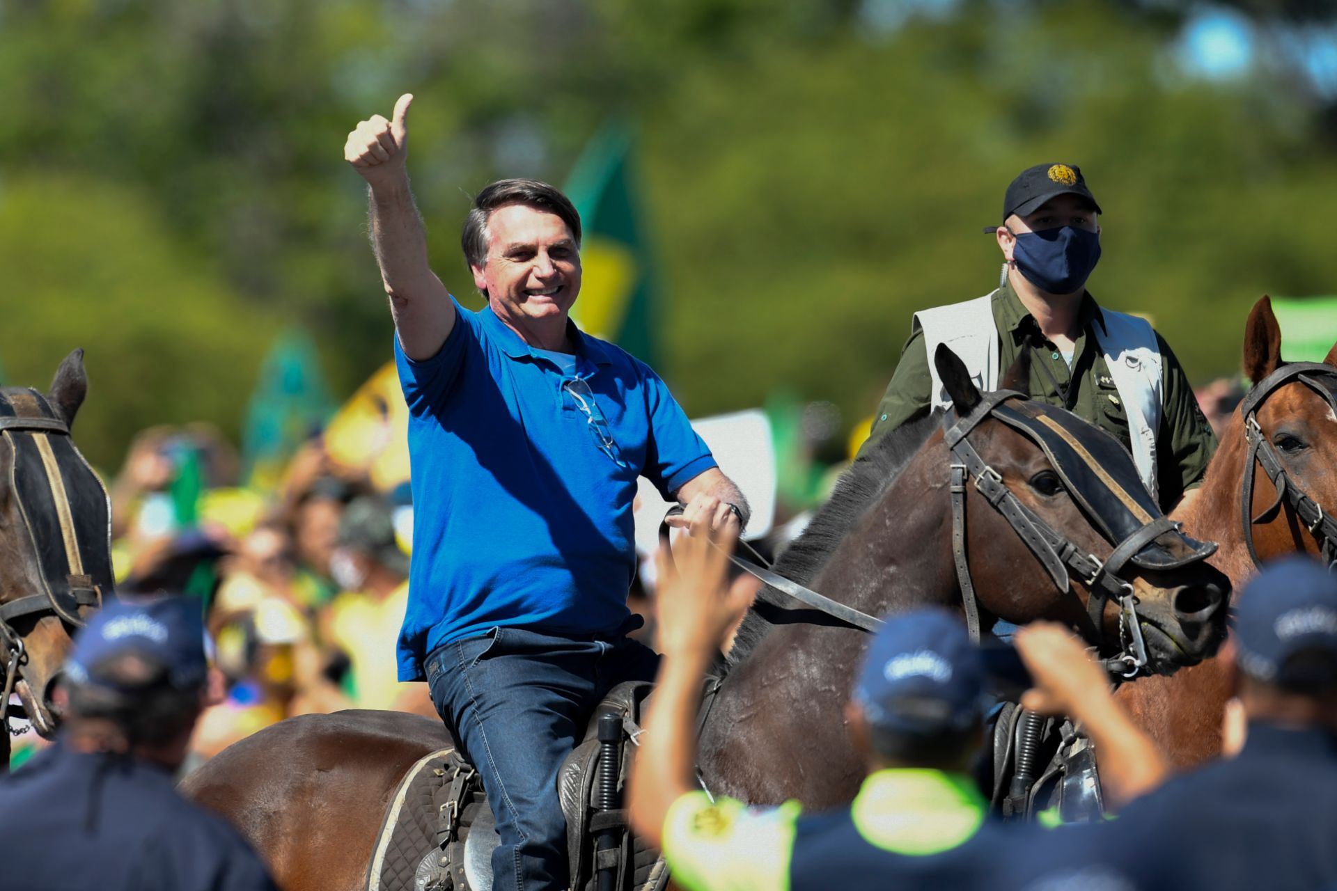 Bolsonaro andou a cavalo na manifestação deste domingo (Foto: MATEUS BONOMI/AGIF - AGÊNCIA DE FOTOGRAFIA/ESTADÃO CONTEÚDO)