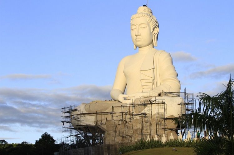 Monumento às margens da BR-101 vai alcançar 38 metros de altura (Foto: Dayana Souza/AT)