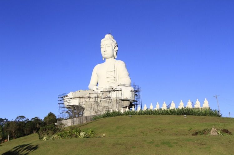 Monumento às margens da BR-101 vai alcançar 38 metros de altura (Foto: Dayana Souza/AT)