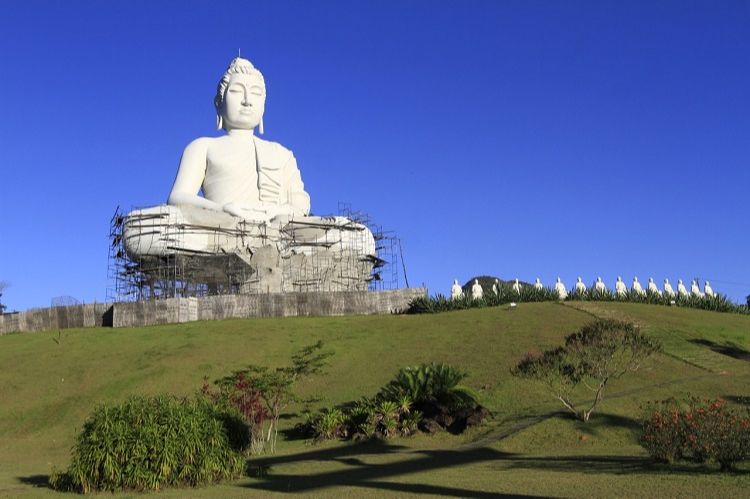 Monumento às margens da BR-101 vai alcançar 38 metros de altura (Foto: Dayana Souza/AT)