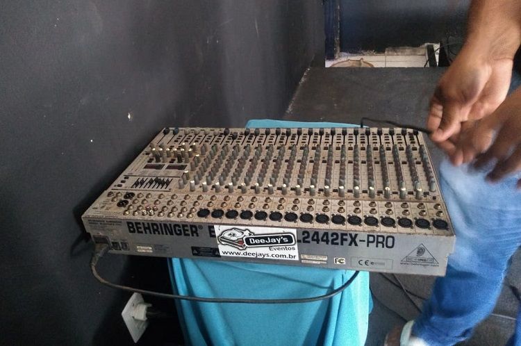 Equipamento apreendido em casa de show, na Serra (Foto: Divulgação/Prefeitura da Serra)
