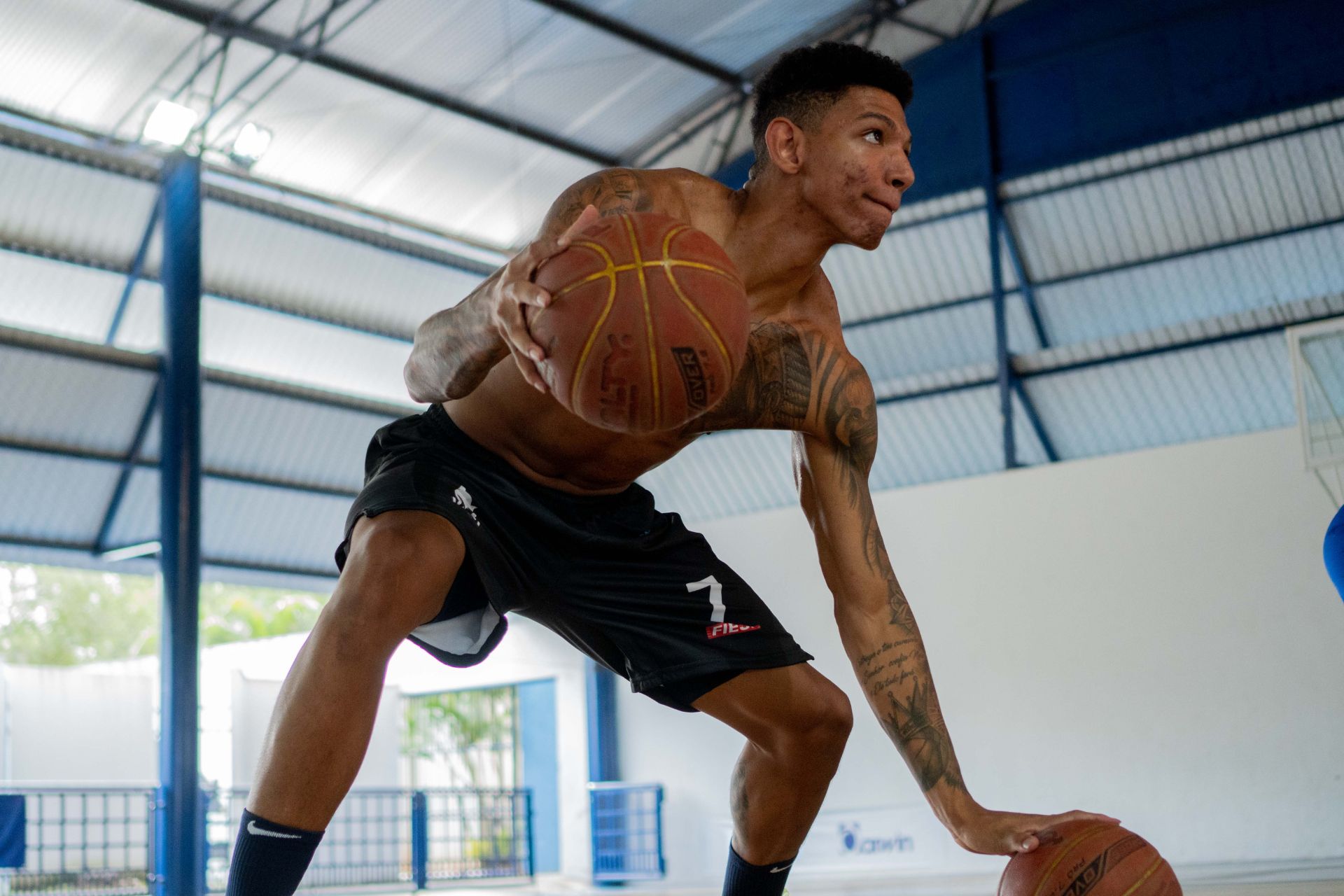 O capixaba Didi Louzada está treinando em Vitória de olho em uma oportunidade na NBA (Foto: Mateus Poltronieri)