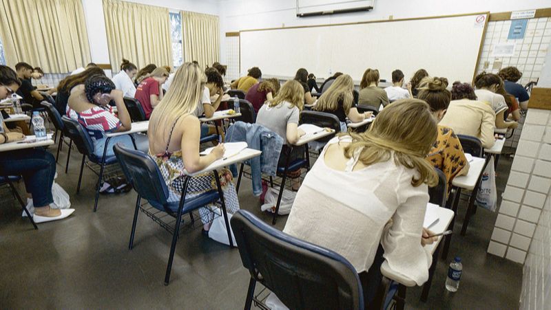 Alunos em prova: inscrições na próxima segunda-feira (Foto: Arquivo / AT)