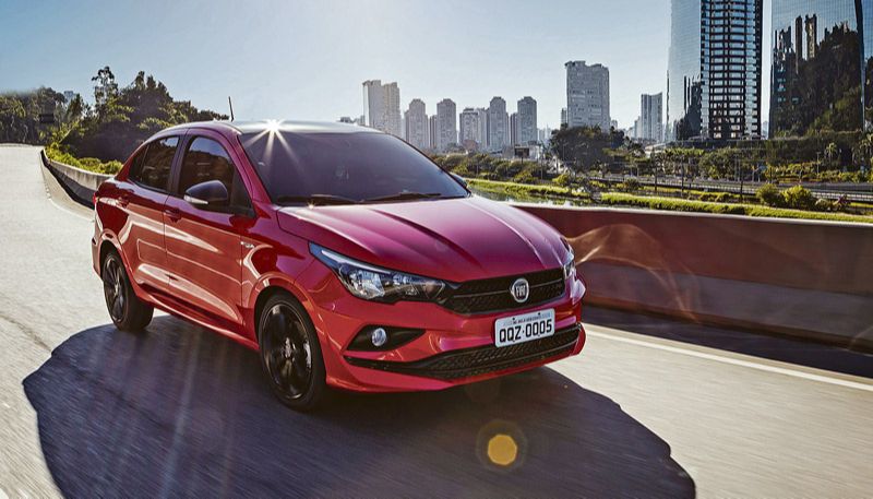 Fiat Cronos tem linhas que lembram as da picape Toro, sobretudo os faróis (Foto: Fiat Chrysler)
