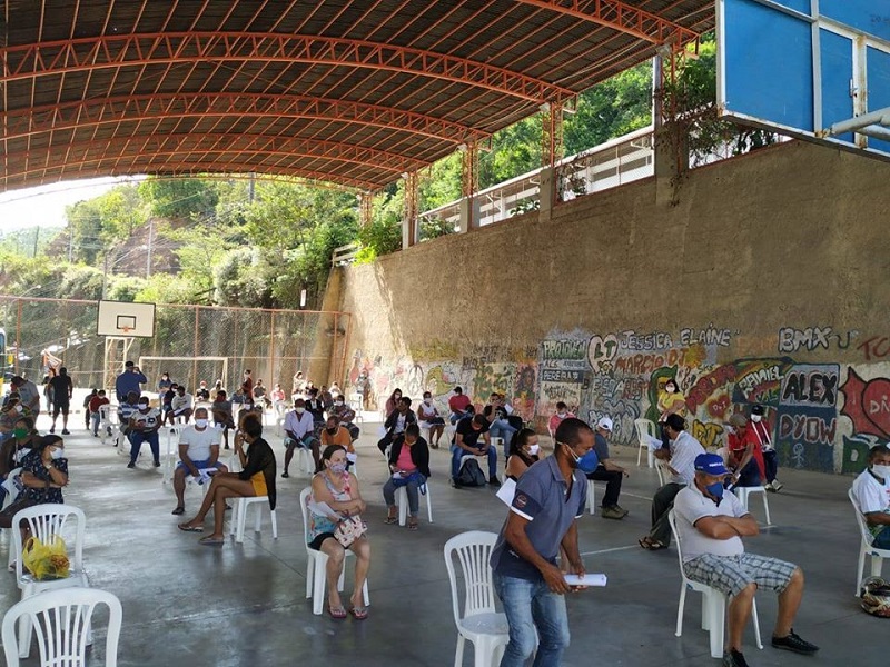 Fila da Caixa em Santa Teresa (Foto: Divulgação/Facebook)