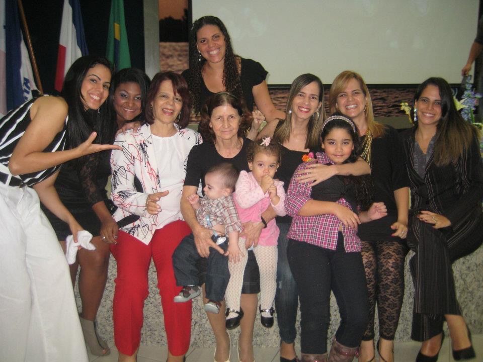 Graça (mãe biológica) e Laura (mãe de criação) (Foto: )