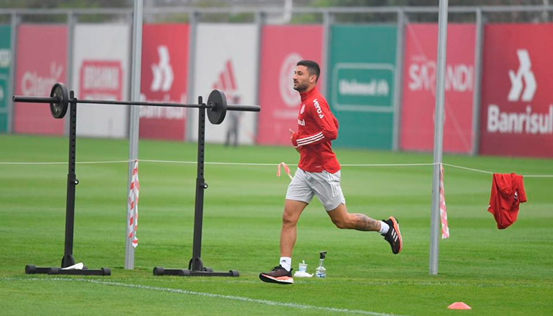 Elenco do Internacional voltou aos treinamentos (Foto: Ricardo Duarte / Internacional)