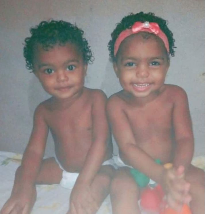 Irmãos gêmeos morreram em incêndio em São Mateus. (Foto: Reprodução)