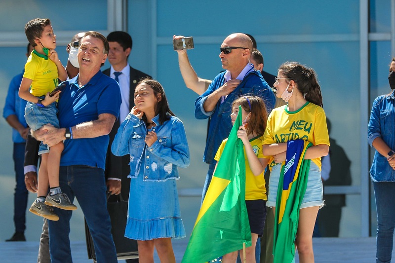 Jair Bolsonaro durante manifestação neste domingo (3) em Brasília (Foto: WAGNER PIRES/ESTADÃO CONTEÚDO)