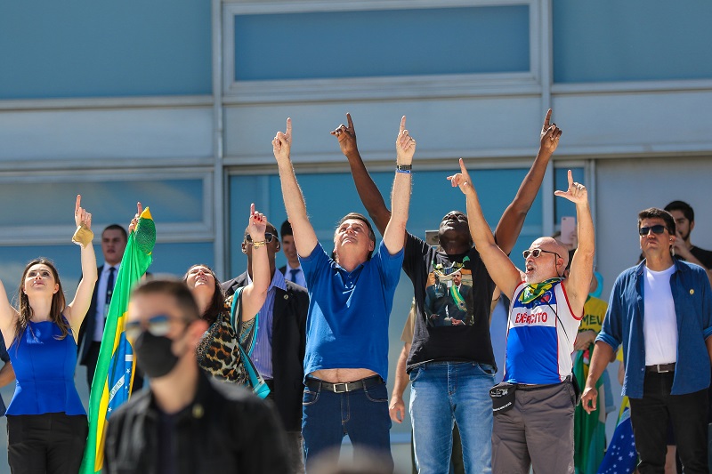 Jair Bolsonaro durante manifestação que aconteceu no domingo (3) em Brasília (Foto: WAGNER PIRES/ESTADÃO CONTEÚDO)