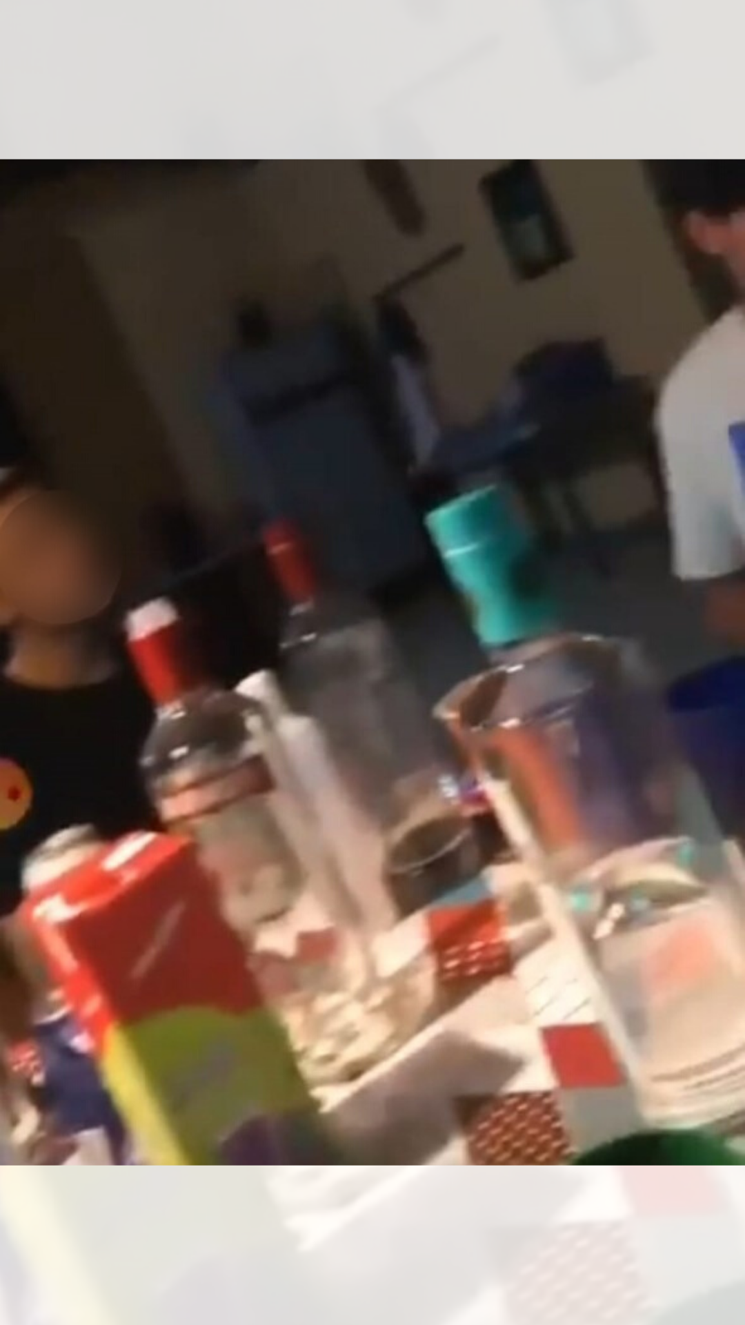 Jovens em festa dentro de mansão em Meaípe, Guarapari (Foto: Reprodução/Redes sociais)