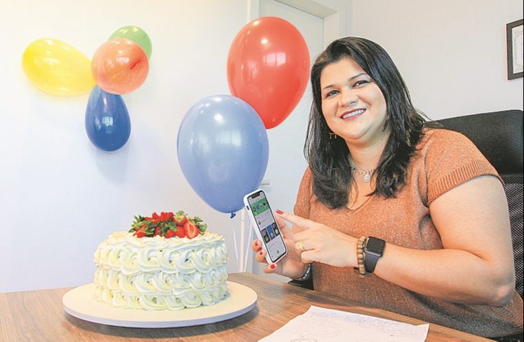 Juliana, que faz 41 anos hoje, enviou áudio a amigos pedindo cestas básicas (Foto: Dayana Souza/AT)