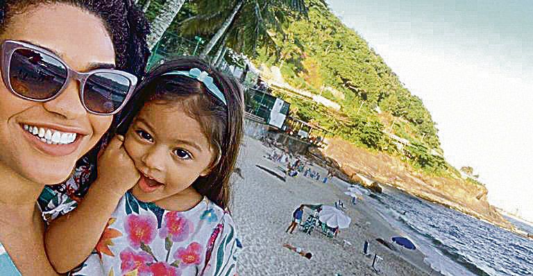 Juliana e a filha, Yolanda (Foto: Reprodução / Instagram)