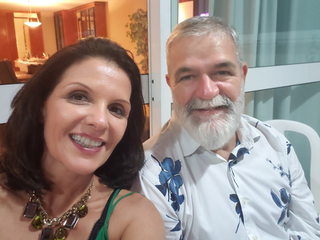 A psicóloga Jurama vai ter a oportunidade de se despedir do companheiro Ricardo, vítima do coronavírus. (Foto: Acervo Pessoal)