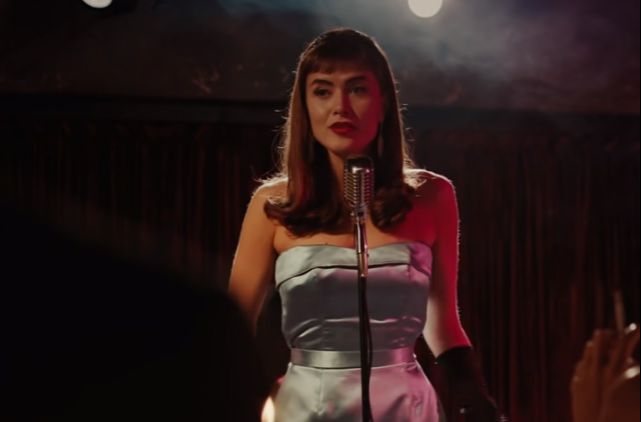 Maria Casadevall na série "Coisa Mais Linda" (Foto: Reprodução/ YouTube Netflix Brasil)