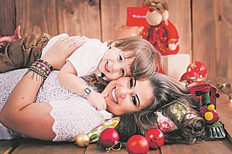 A cabeleireira Marília Gabriela Portes, 26 anos, passou momentos de aflição logo após o nascimento do seu filho, Miguel, 4. (Foto: Acervo Pessoal)