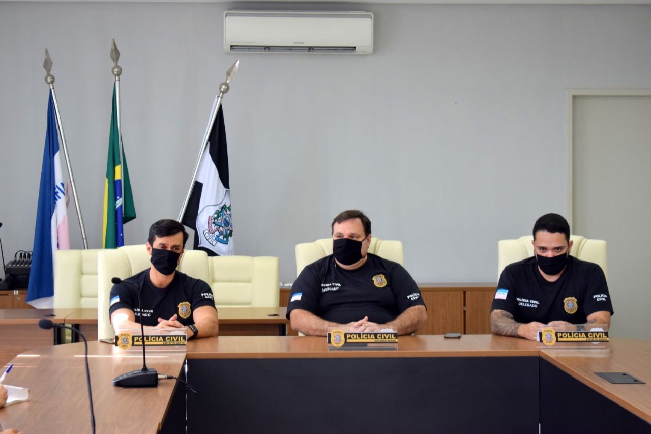 Em entrevista coletiva, delegados explicaram as prisões na Serra (Foto: Divulgação/ Sesp)