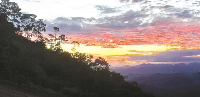 Pôr do sol no Forno Grande (Foto: Luiz Schettino)