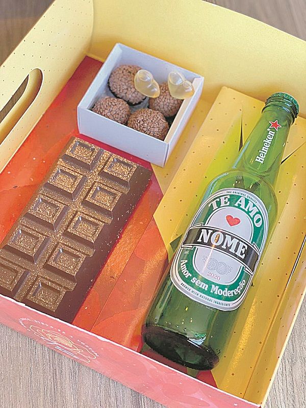 Caixa para os casais se divertirem com uma cerveja personalizada. (Foto: Divulgação)