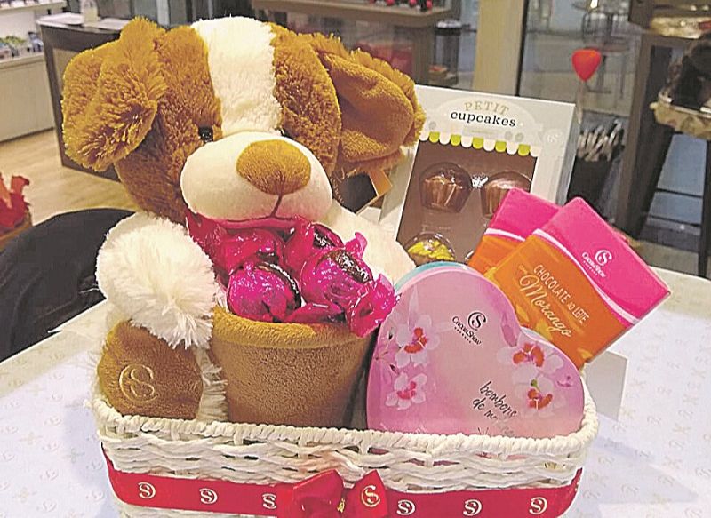 Cestas personalizadas com chocolates preferidos, novidades e romance. (Foto: Divulgação)