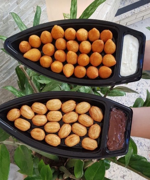 Barcas para começar as comemorações do Dia dos Namorados a dois. Uma barca com coxinhas e, para sobremesa, churros com chocolate. (Foto: Divulgação)