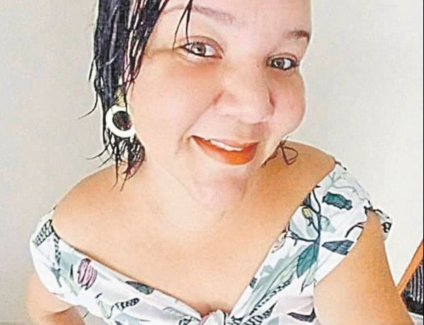 A Sedu divulgou nota de pesar pela morte da professora Valéria Mathias Nicolini, que completou 39 anos no mês passado, e atuava em uma escola de Cariacica. (Foto: Acervo da família)