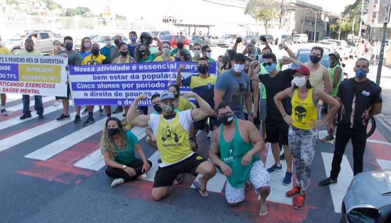 Protesto aconteceu em uma das vias da Grande Vitória (Foto: Fábio Nunes / AT)