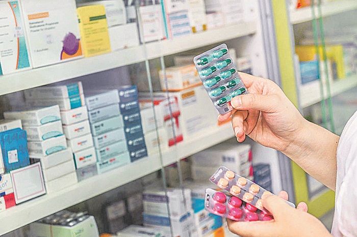 Farmacêutico é um dos profissionais que serão contratados por meio do processo seletivo do governo paulista (Foto: Divulgação)