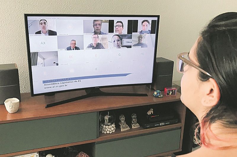 Sessão virtual da Assembleia: relator faz reunião com representantes, pais, alunos, professores e escolas. (Foto: Divulgação)