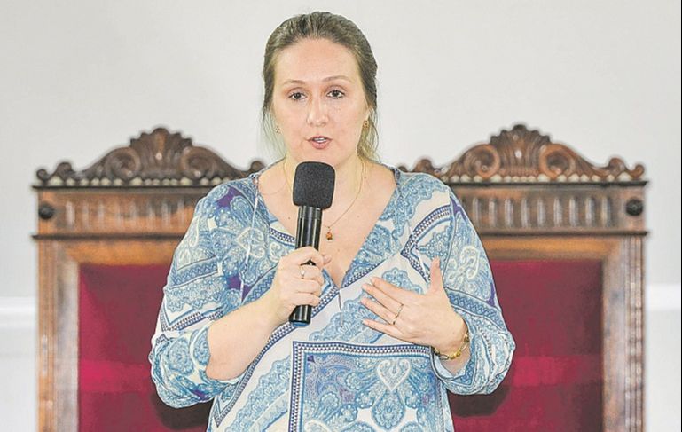Simone Velten disse que o Tribunal de Contas fez eventos de conscientização para os municípos se adequarem (Foto: TC-ES — 02/06/2016)