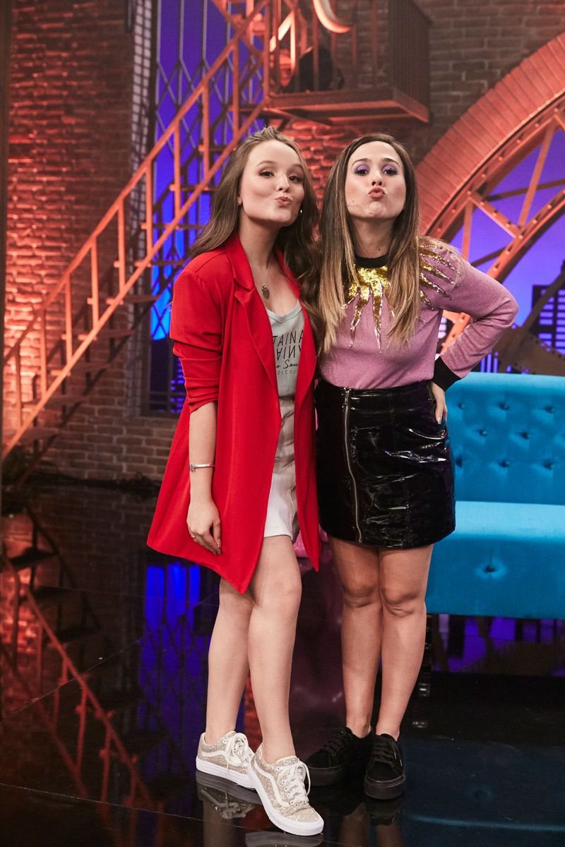 Tatá Werneck e Larissa Manoela (Foto: Globo / Juliana Coutinho)