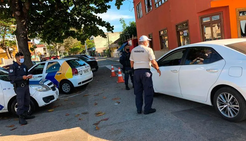Orientação de agentes de trânsito e polícia em Manguinhos, na Serra