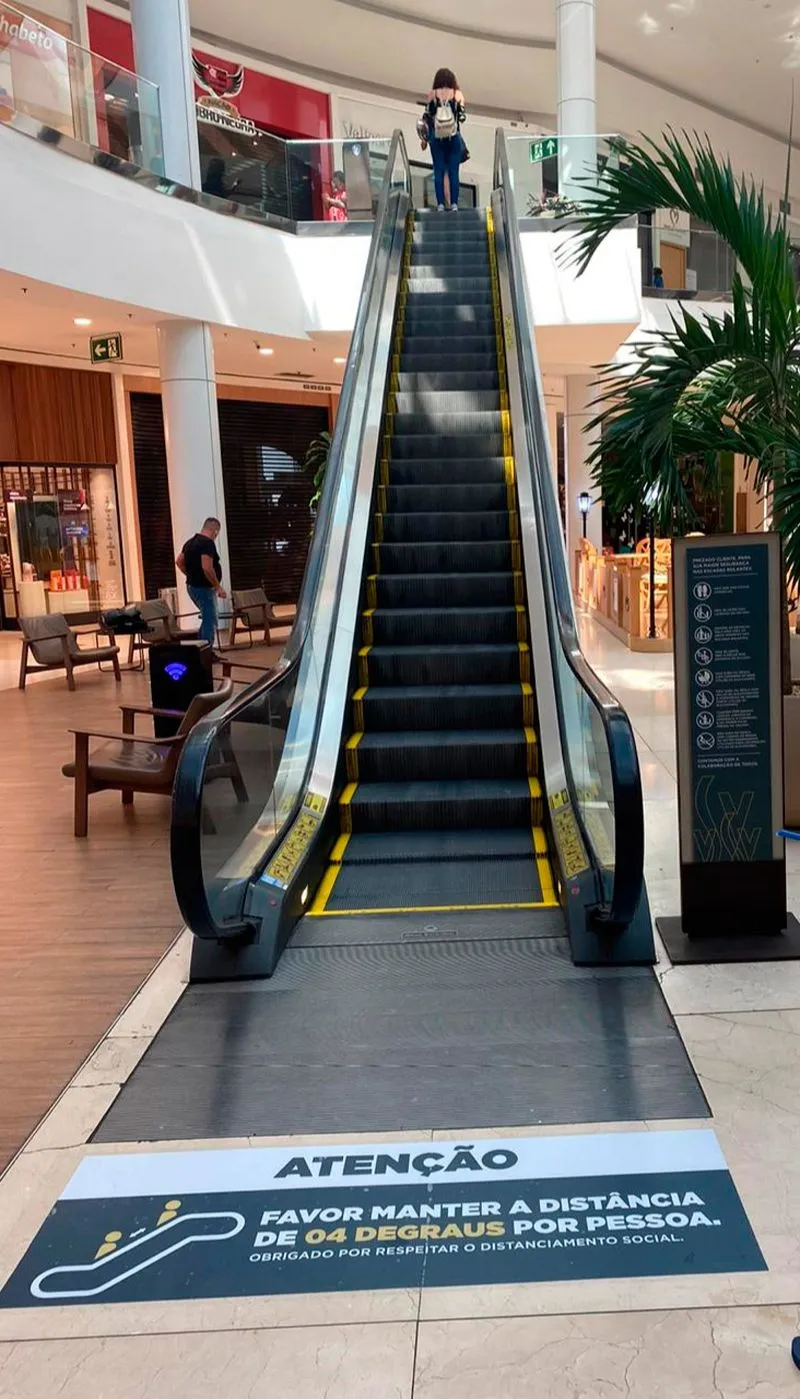 Imagem ilustrativa da imagem Primeiro dia de reabertura dos shoppings tem movimento tranquilo na Grande Vitória