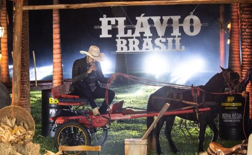 Flávio Brasil, na chegada de sua live