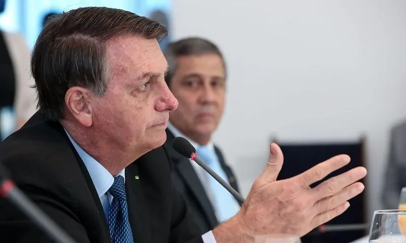 Imagem ilustrativa da imagem Bolsonaro anuncia projeto para limitar retirada de publicações de perfis das redes sociais