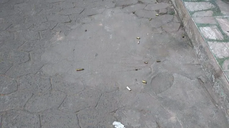 Imagem ilustrativa da imagem Jovem é assassinada e mãe é baleada dentro de casa em Vila Velha