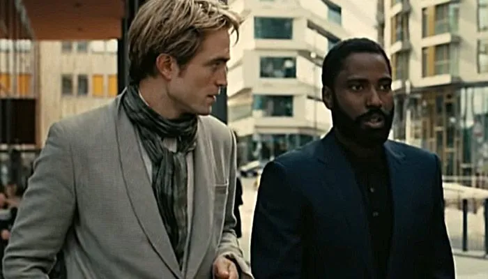 Robert Pattinson e John David Washington em “Tenet”, que está previsto para estrear em 17 de julho nos EUA