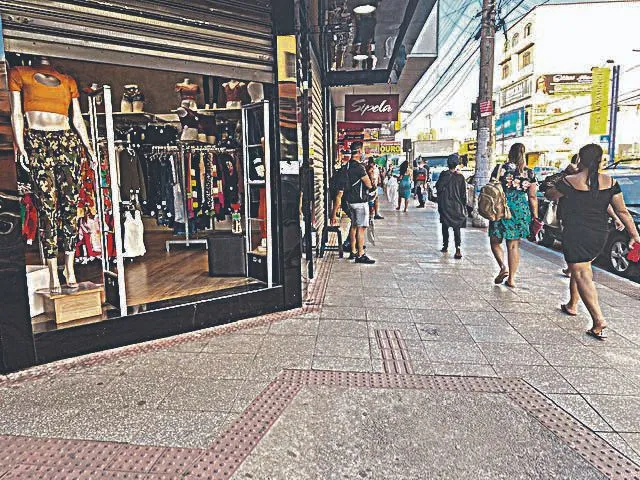 Imagem ilustrativa da imagem Movimento intenso em lojas de rua