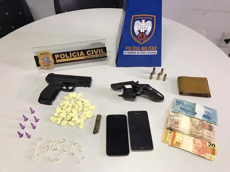 Imagem ilustrativa da imagem Castelo: acusado tenta jogar drogas pela janela de casa, mas acaba preso